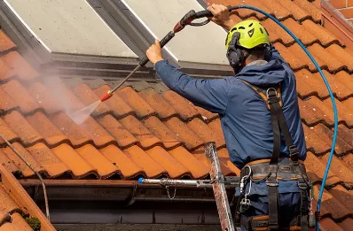 Démoussage et hydrofuge de toiture à Cuts
